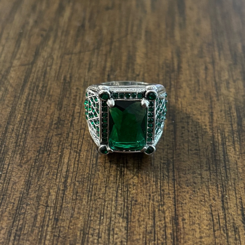 Green Gemstone and Silver Tone Ring - Size 10